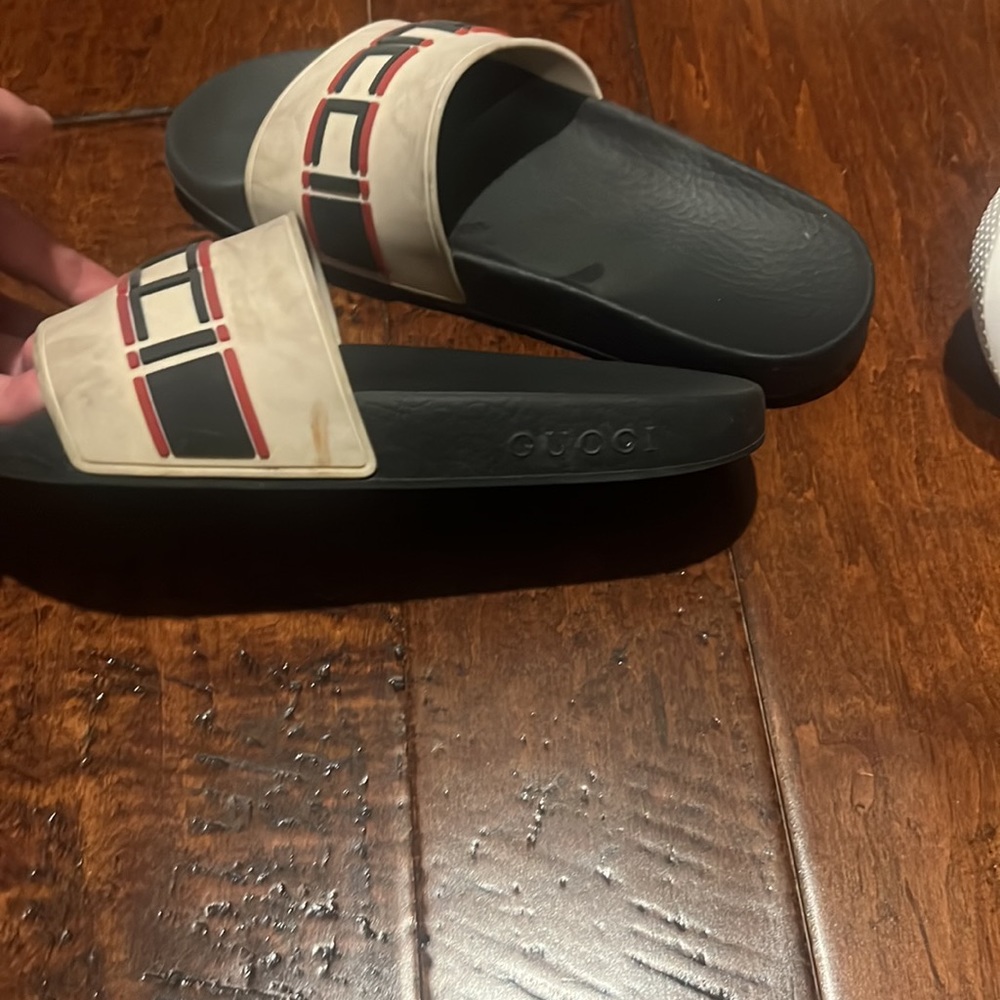 Gucci slides - Picture 2 of 3